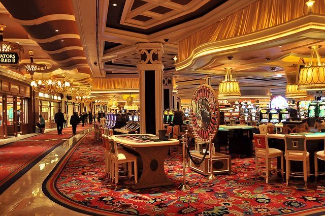Montezuma Slot Live Casino